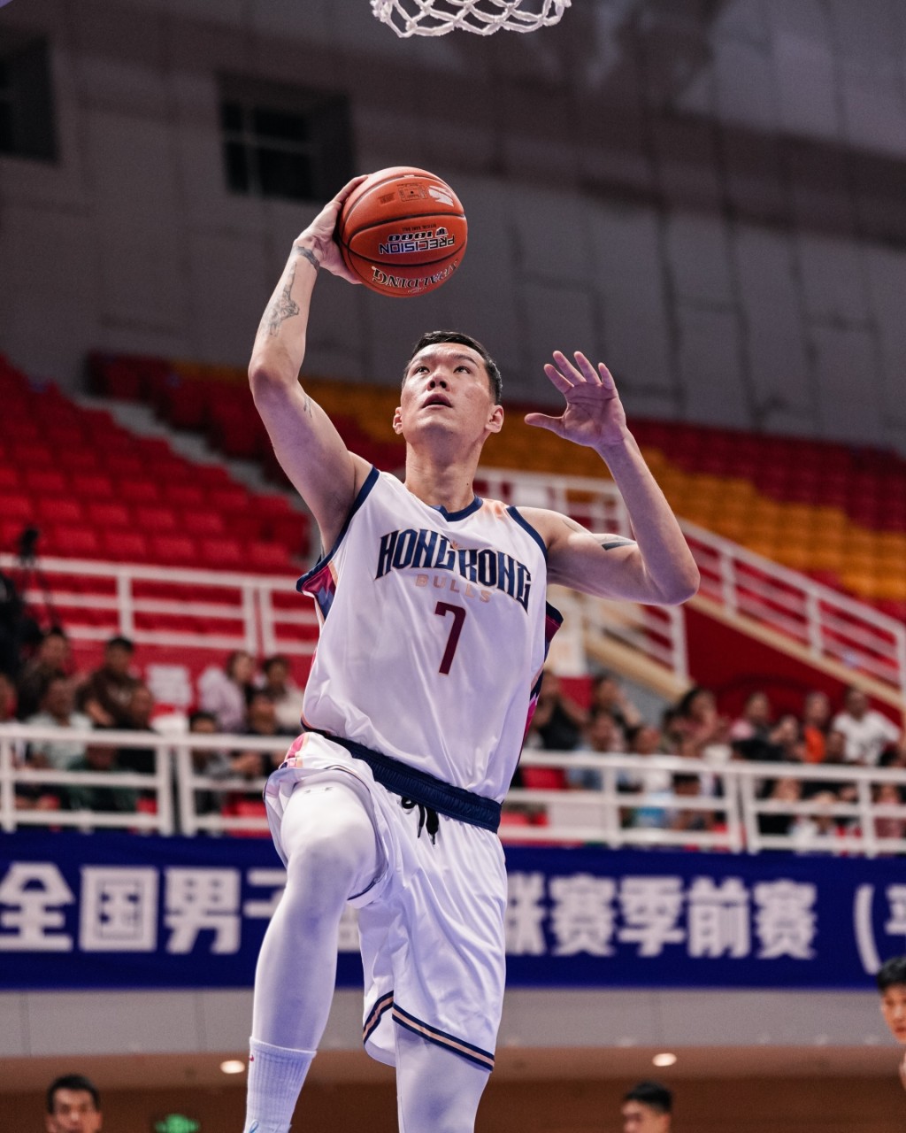 香港金牛簽下阿克卓力增強內線能力。公關圖片 香港金牛簽下阿克卓力增強內線能力。公關圖片