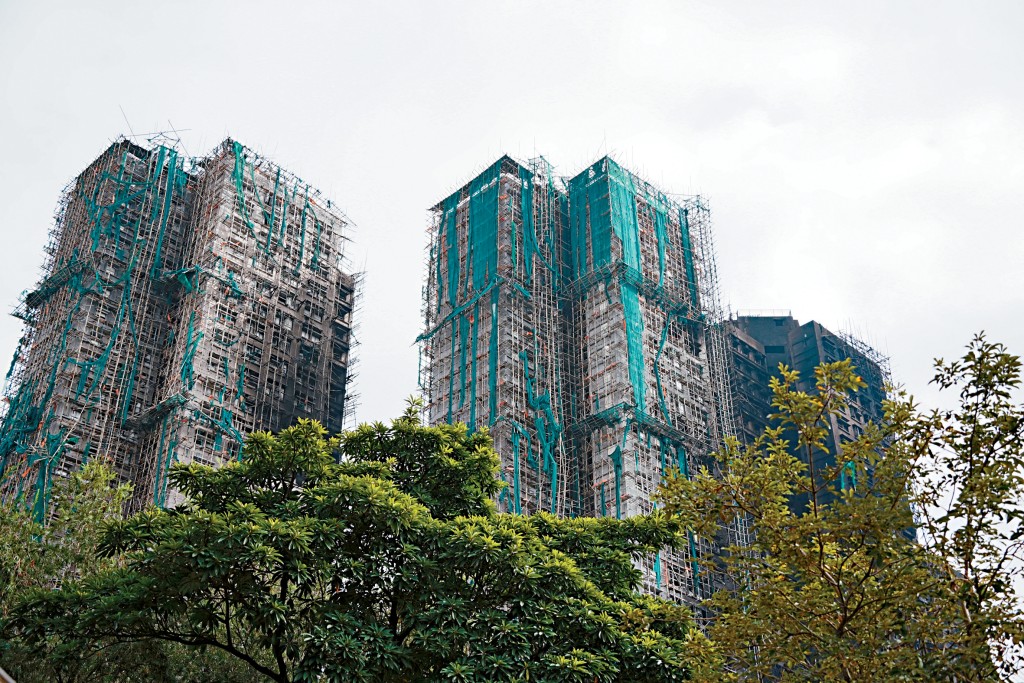 宏福苑五級大火罹難者人數，證實增至161人。