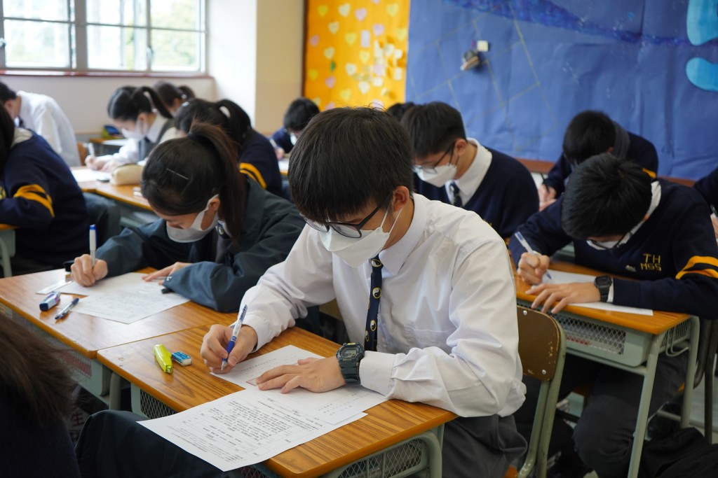 香港道教聯合會鄧顯紀念中學注重學生的表達能力、應對技巧、思維、禮貌等多方面的能力。（圖片來源：受訪者提供）