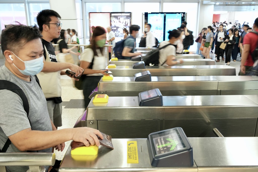 港鐵強調查票制度旨在保障付費乘客的利益。資料圖片