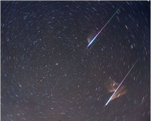 8月13日早上10時至晚上11時，是「英仙座流星雨」流量極盛時段。資料圖片
