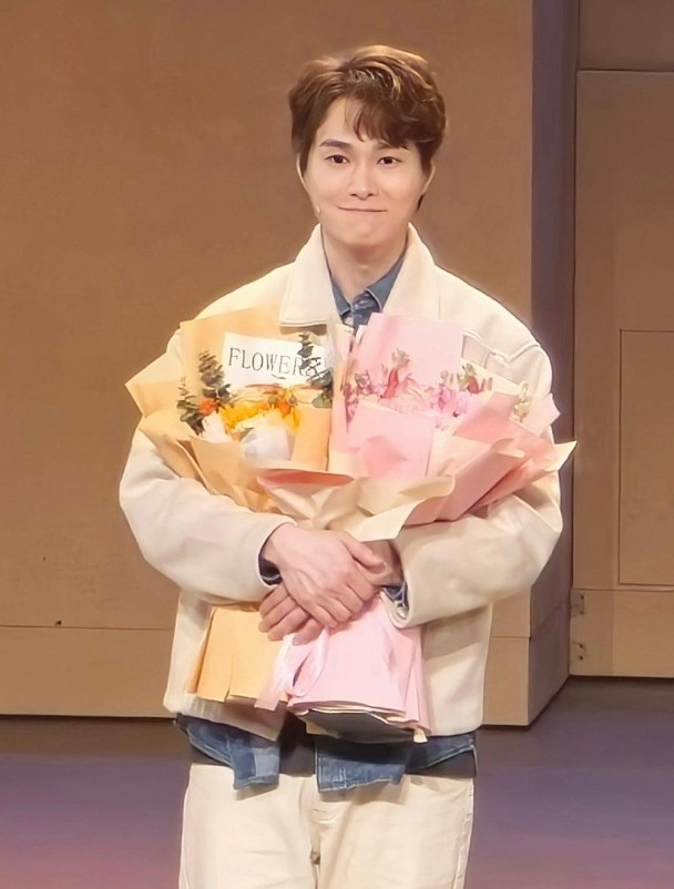 Hubert參與《從來是一對》演出，日前於首站佛山粵劇院演出兩場。