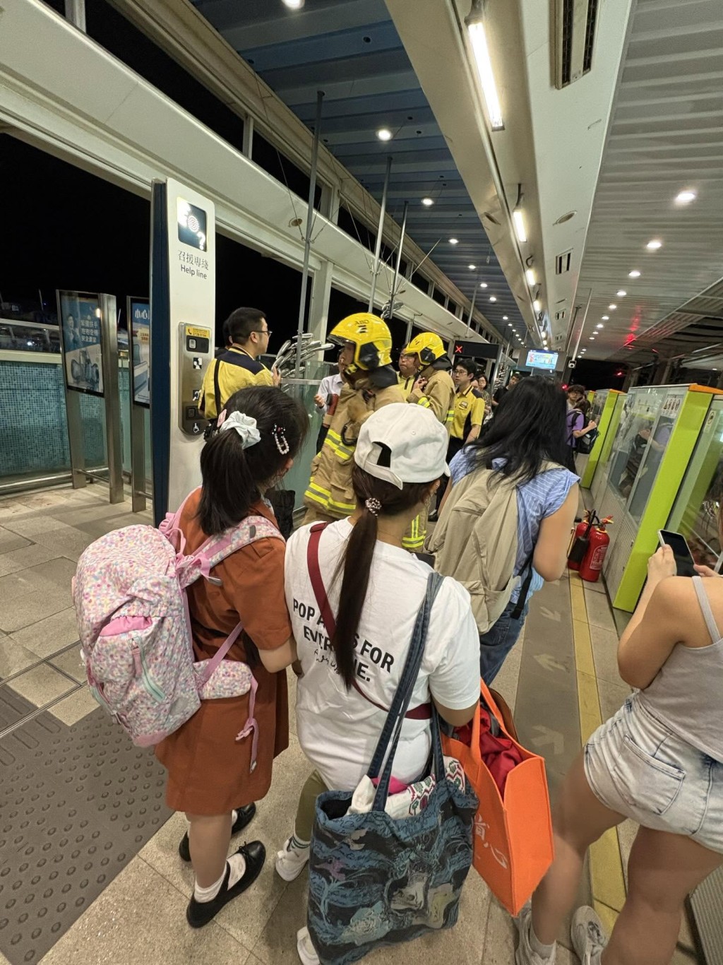 消防員接報趕往現場。網上圖片 消防員接報趕往現場。網上圖片