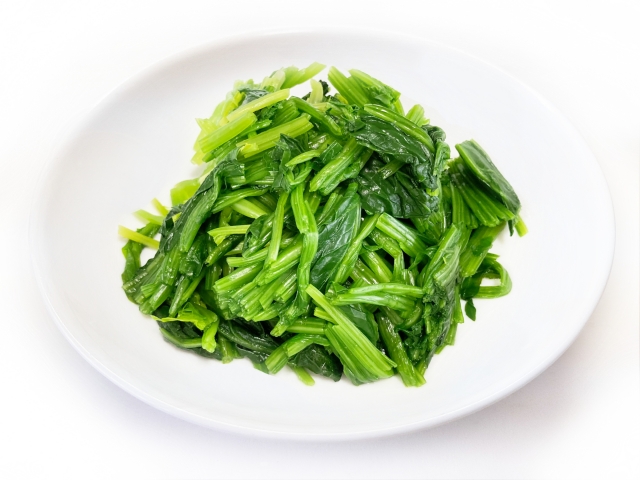 芹菜、菠菜、空心菜、莧菜、山藥、韭菜等都可改善腦血管健康。（圖片來源：PhotoAC）