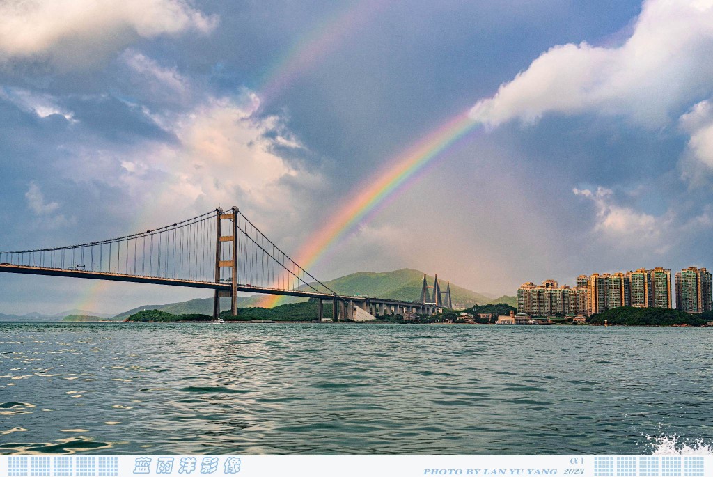 双彩虹横跨青马大桥。图片授权蓝雨洋