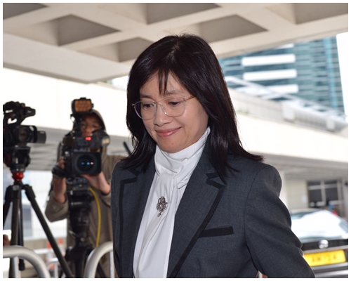 前商經局常秘謝曼怡今午繼續作供。