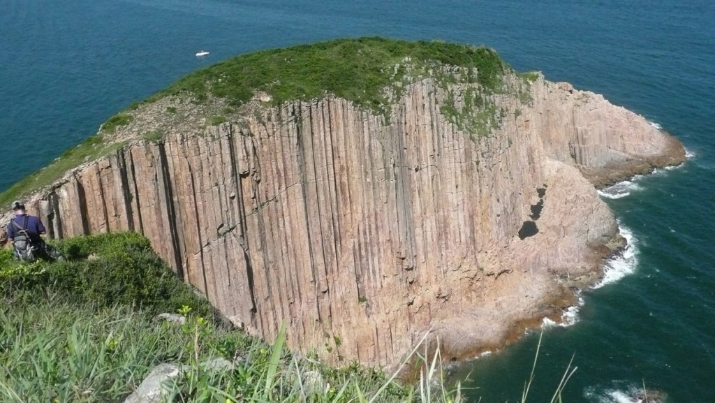 元旦︱漁護署料假期郊野公園多遊人 提醒破邊洲行山客勿越圍欄闖危險位置