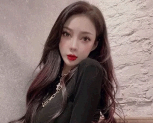 郭美美通过微信、微博发布广告，销售减肥糖。微博图片