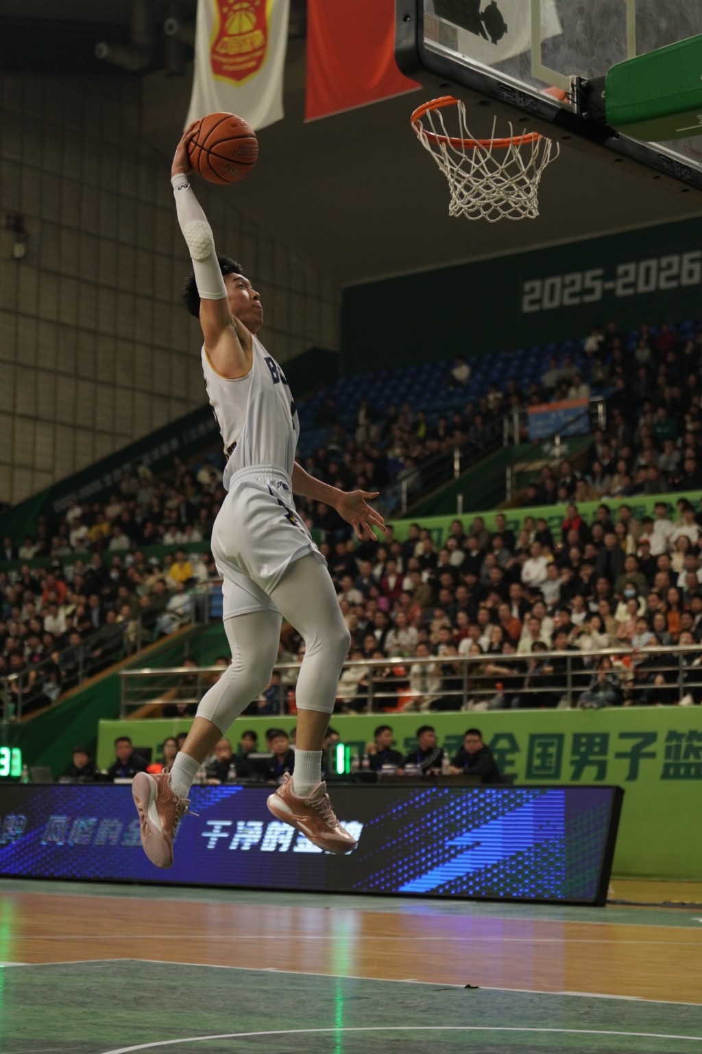 刁展望上阵26分钟得到9分4篮板。香港金牛