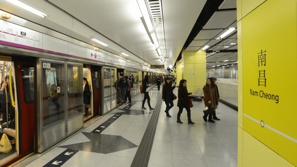 港鐵南昌站信號系統故障。資料圖片