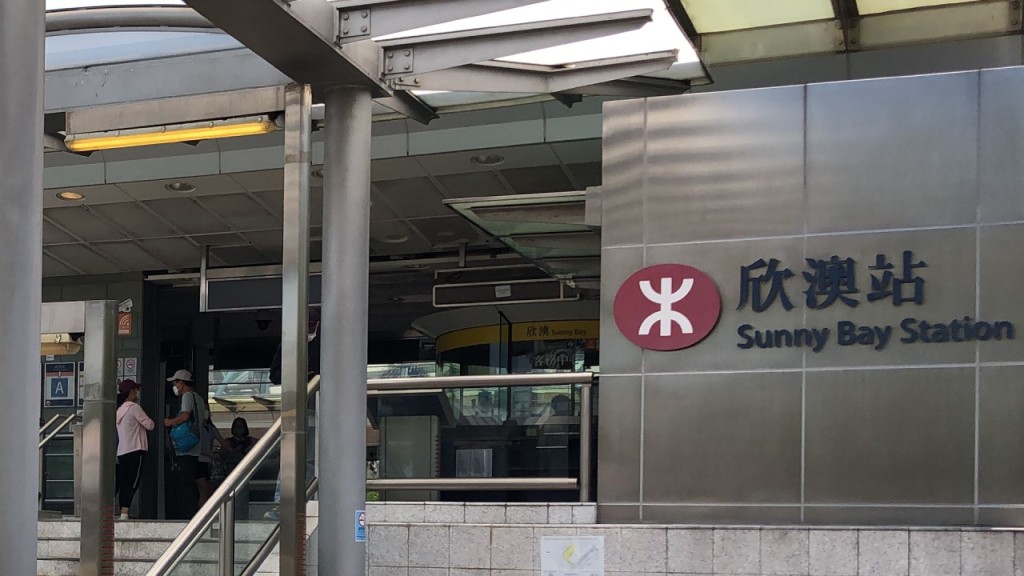 欣澳站30歲內地男 涉車廂偷拍17歲少女被捕。資料圖片