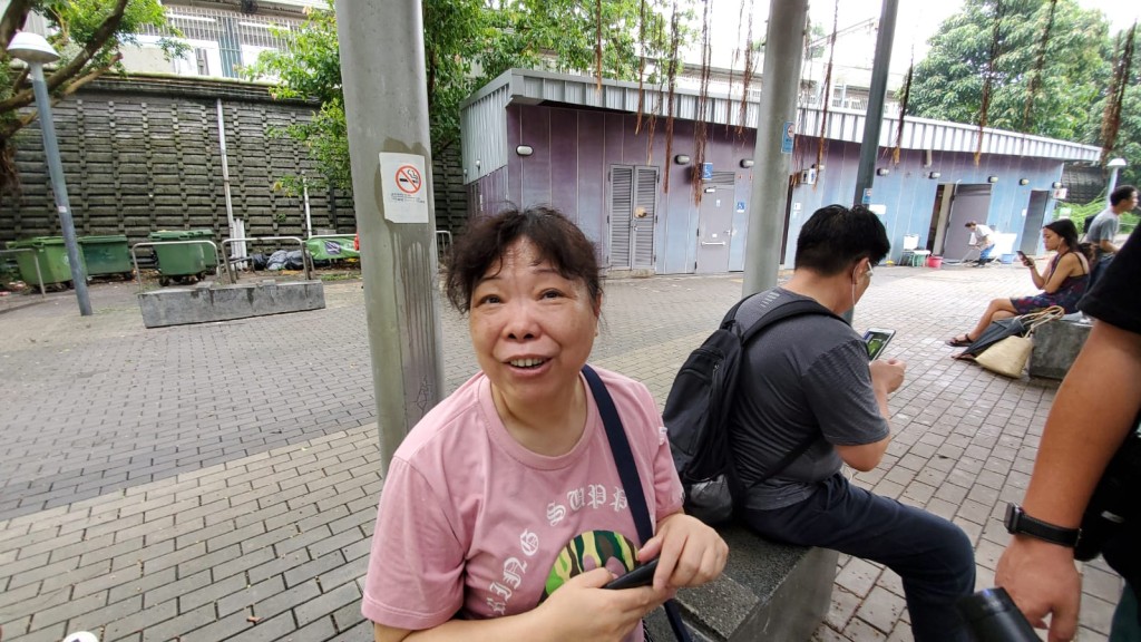 譚女士擔心等候巴士需時個多小時,又恐怕晚上回程時仍未維修妥當。
