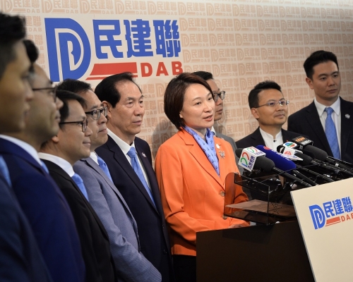 李慧琼指民建聯會員已超過3.3萬人,多些副秘書長,有助分擔會務。