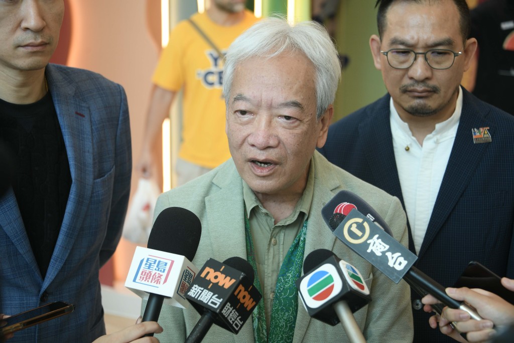 黃家和表示，部分食肆若認為合適，便可名正言順容許狗隻進入，吸引相關客群。