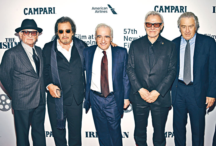 《爱尔兰人》首映，主演的迪尼路（右一）、柏仙奴（左二）等再合作黑帮片，卡士被指可一不可再。