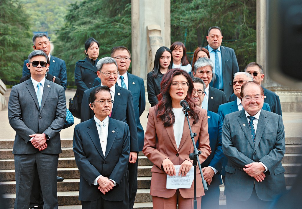 鄭麗文拜謁中山陵後發表感言。