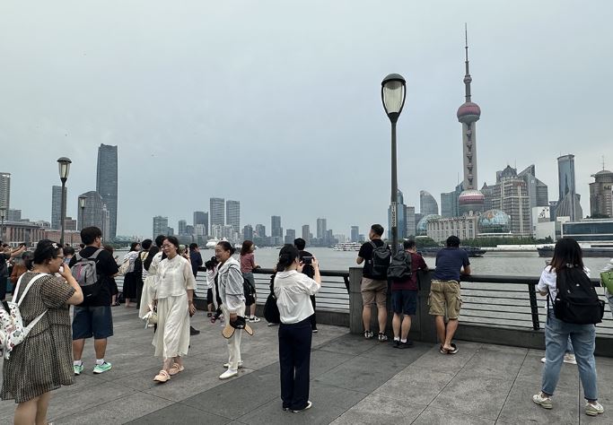 外灘是上海地標性景點之一。澎湃新聞