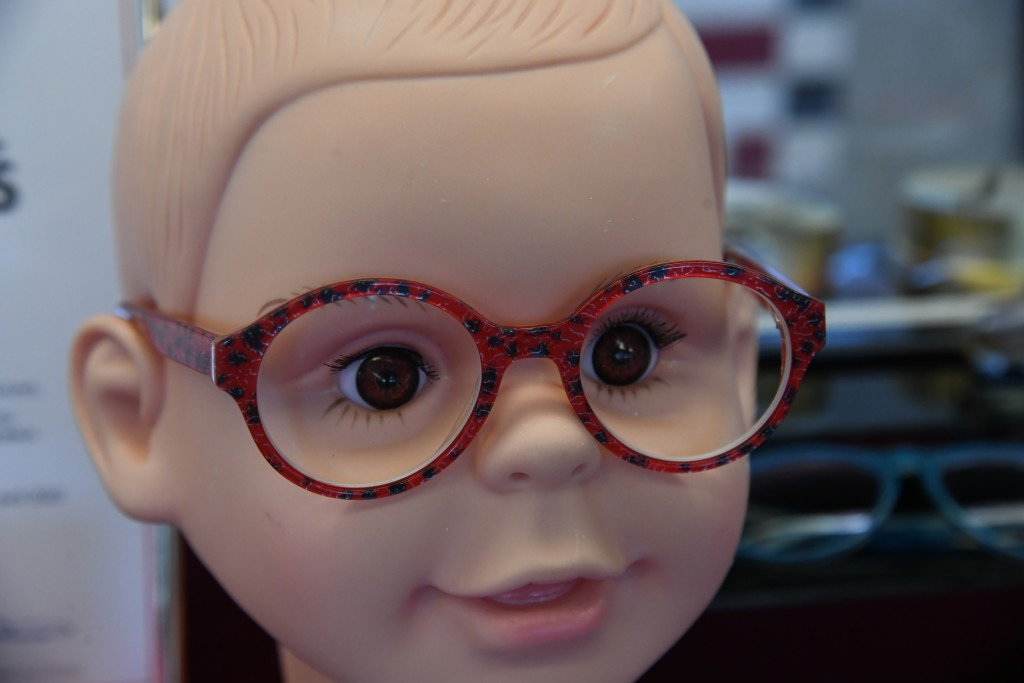 預防兒童近視的「納米多環離焦」近視防控鏡片，獲得日內瓦州特別大獎及評審團嘉許金獎。何健勇攝