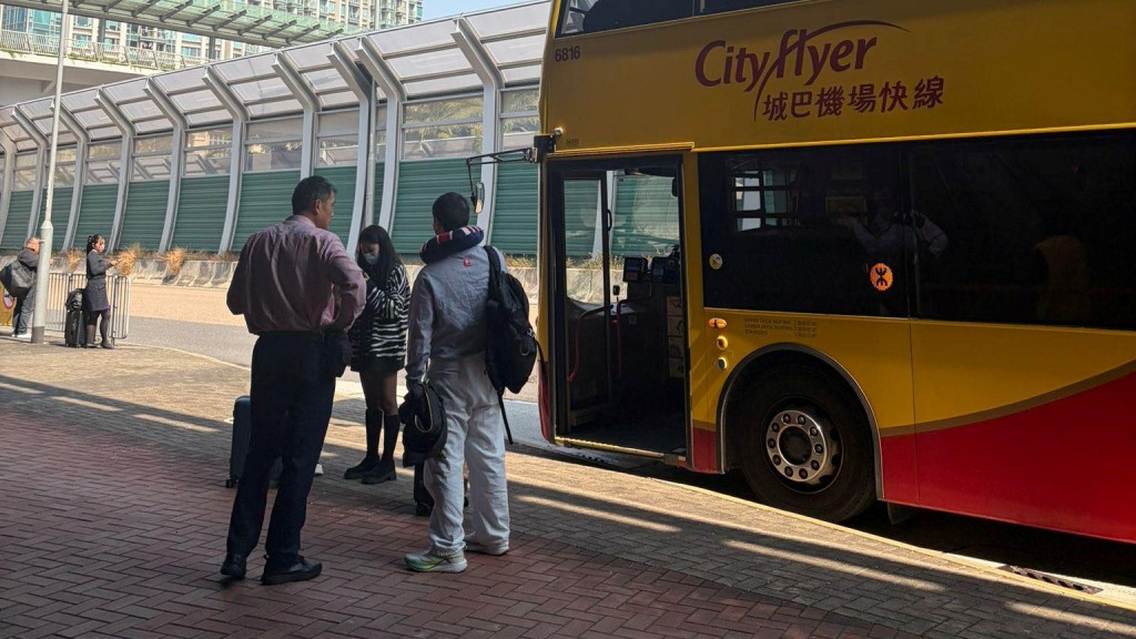 機場A29線意外行至佐敦 車長疑迷途一度停車 城巴解釋：因車禍改道已派員協助