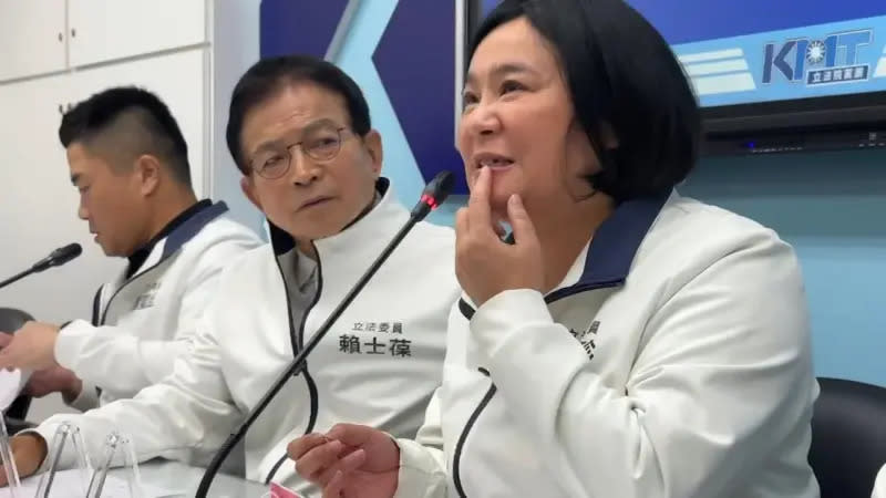 藍營女議員稱被打崩牙。　互聯網