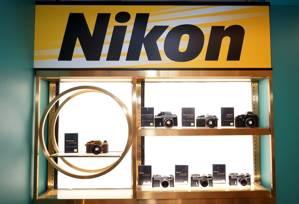 另设专区展出多款Nikon经典菲林相机。