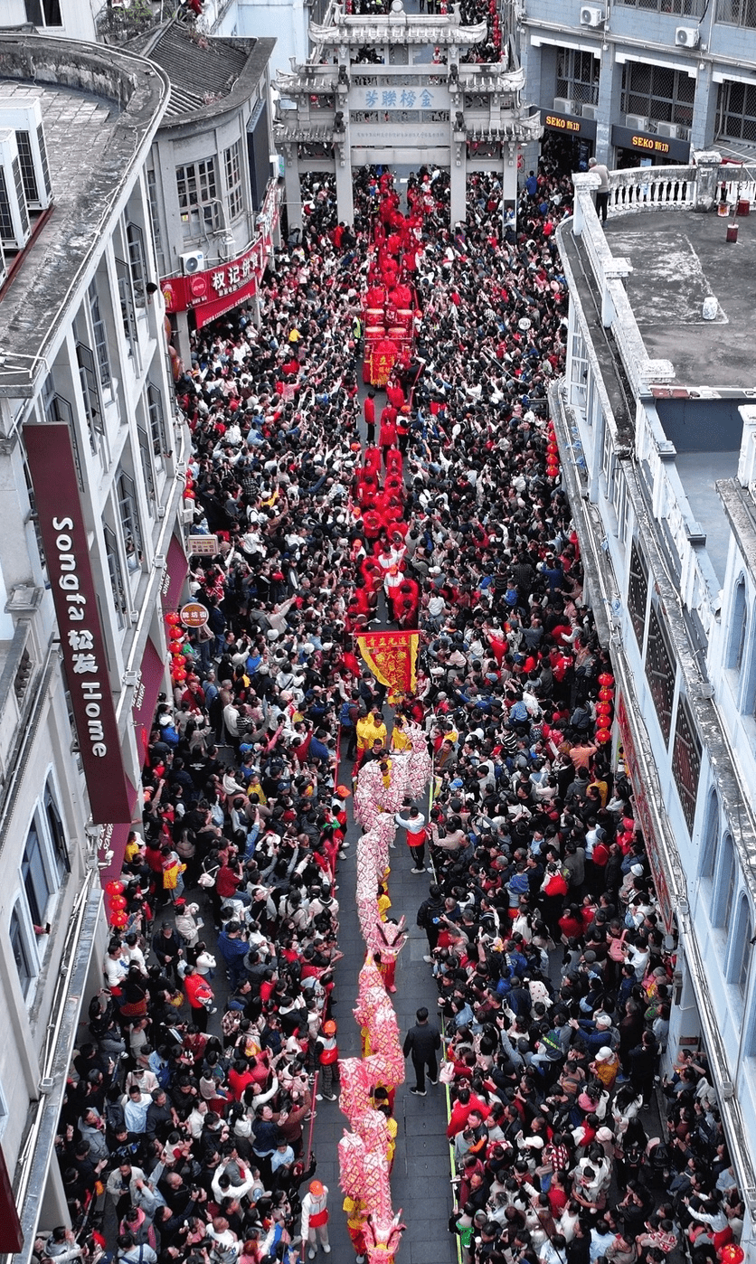 潮州牌坊街年初三逼爆人的情況。 網圖