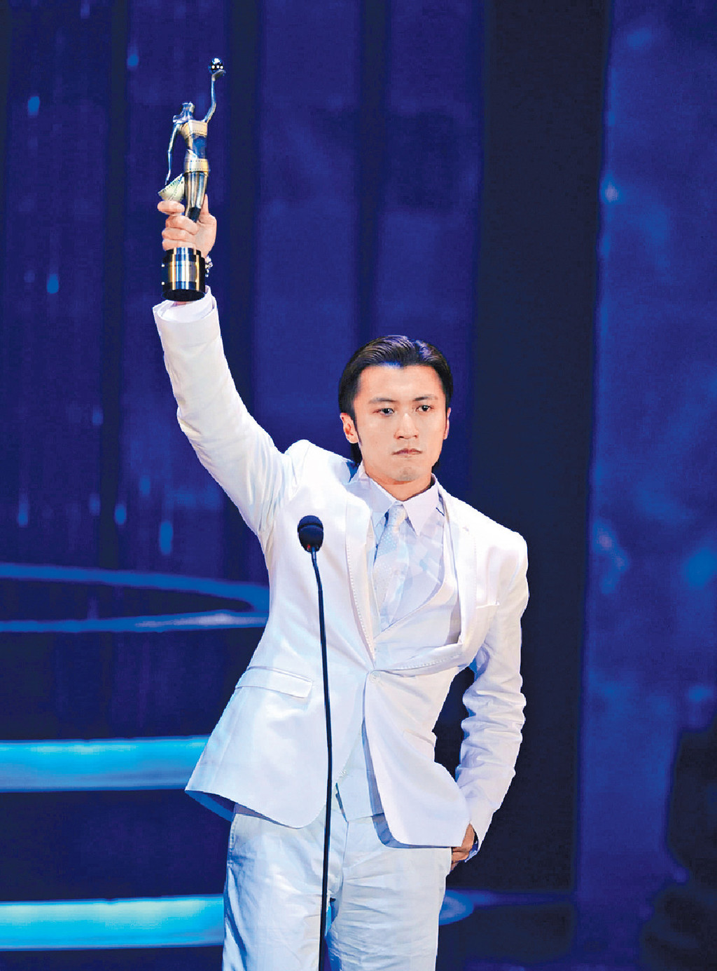 ■霆锋在11年4月凭《线人》荣膺第30届香港电影金像奖影帝。