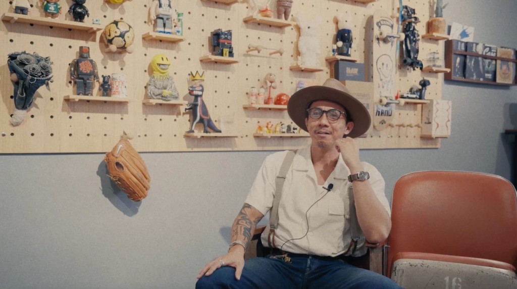 阿聰拍《金童》聽盡冷言冷語。 阿聰拍《金童》聽盡冷言冷語。