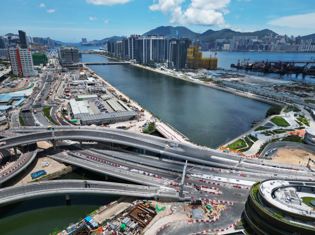 中九龍繞道爭取在全線開通,即2026年的年中同步收費。資料圖片 中九龍繞道爭取在全線開通,即2026年的年中同步收費。資料圖片