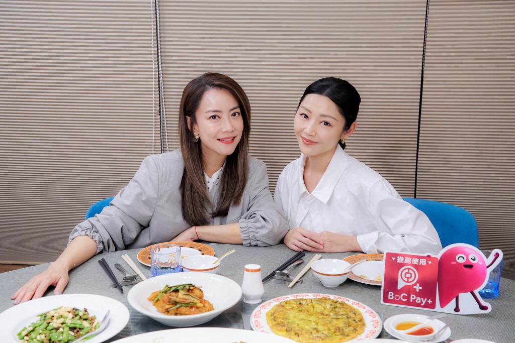 Mani作客影后衛詩雅主持網上美食節目《衛食攻略》。 Mani作客影后衛詩雅主持網上美食節目《衛食攻略》。