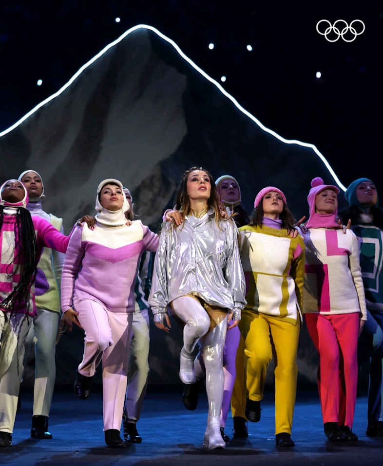 《白蓮會》意國女星Sabrina Impacciatore參演以冬奧百年歷史為主題的舞蹈。（奧運官方IG）