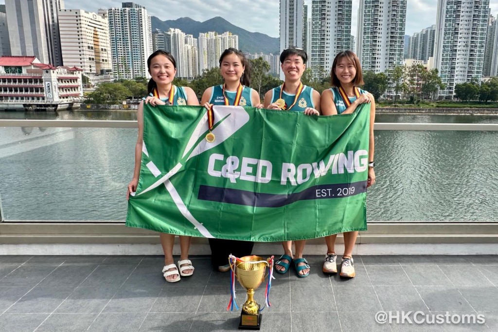 海關划艇隊派出多位女將出戰在沙田城門河舉行的「第47屆香港賽艇錦標賽」。香港海關FB圖片 海關划艇隊派出多位女將出戰在沙田城門河舉行的「第47屆香港賽艇錦標賽」。香港海關FB圖片