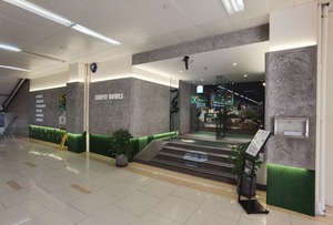 美孚百老匯街69至119號美孚新邨第四期1樓及2樓BOWLING ALLEYS,以每月50萬租出。 美孚百老匯街69至119號美孚新邨第四期1樓及2樓BOWLING ALLEYS,以每月50萬租出。