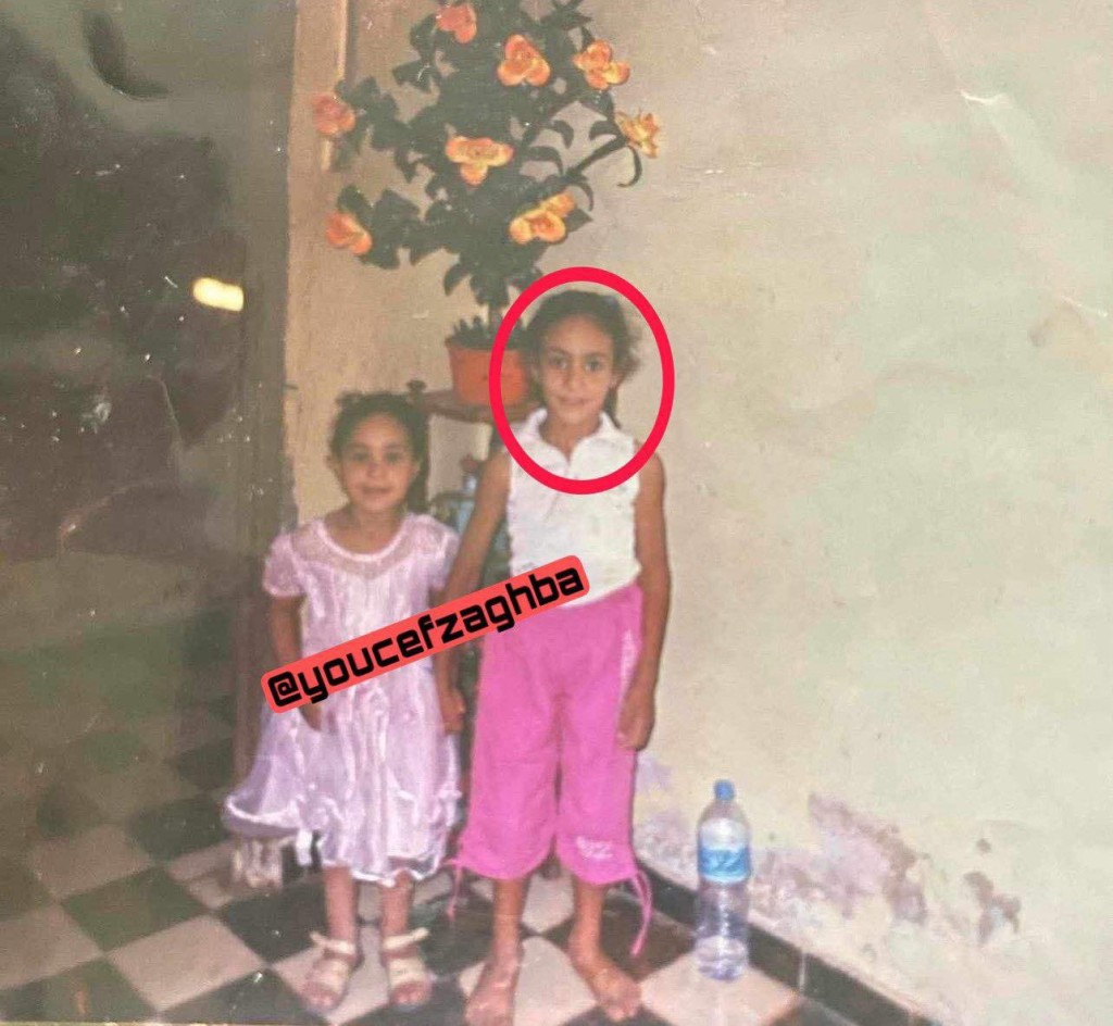 网友找出受质疑女拳手哈利夫（Imane Khelif）的童年照，认为她从小就是女生。