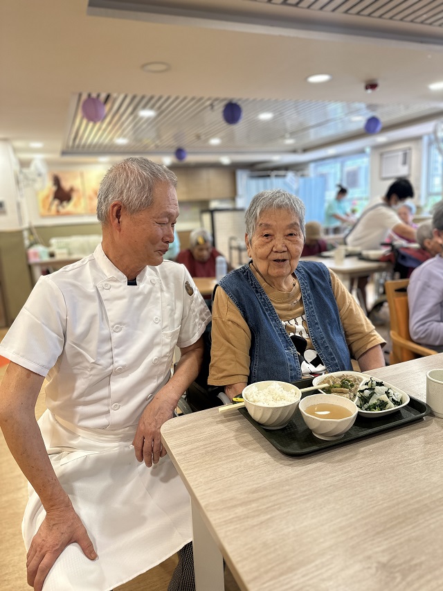 袁師傅認為以長者服待長者，會多一份理解與關懷。