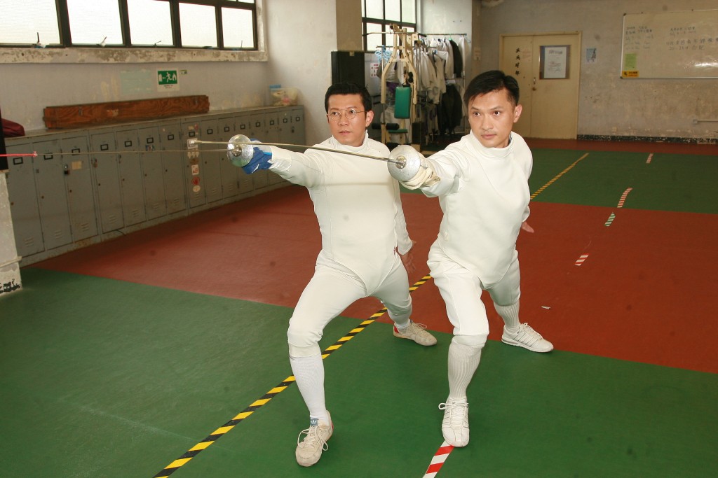 楊英偉又曾於多間學校及機構教授戲劇、司儀課程及劍擊班。  ​