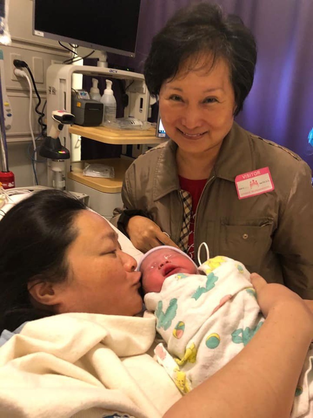 吳宇森大女當年未婚誕女。 吳宇森大女當年未婚誕女。