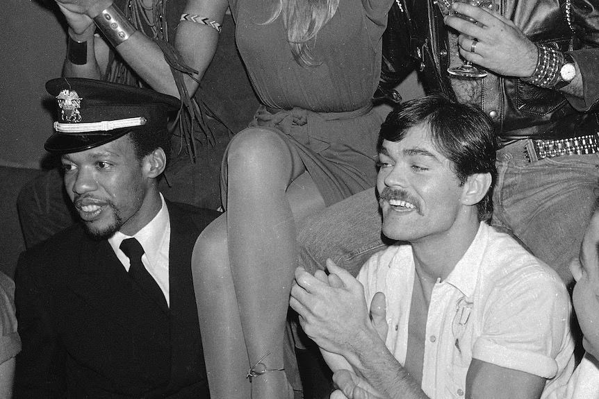 Victor Willis（左）於1977年獲法國唱片監製Jacques Morali賞識，之後創立Village People。