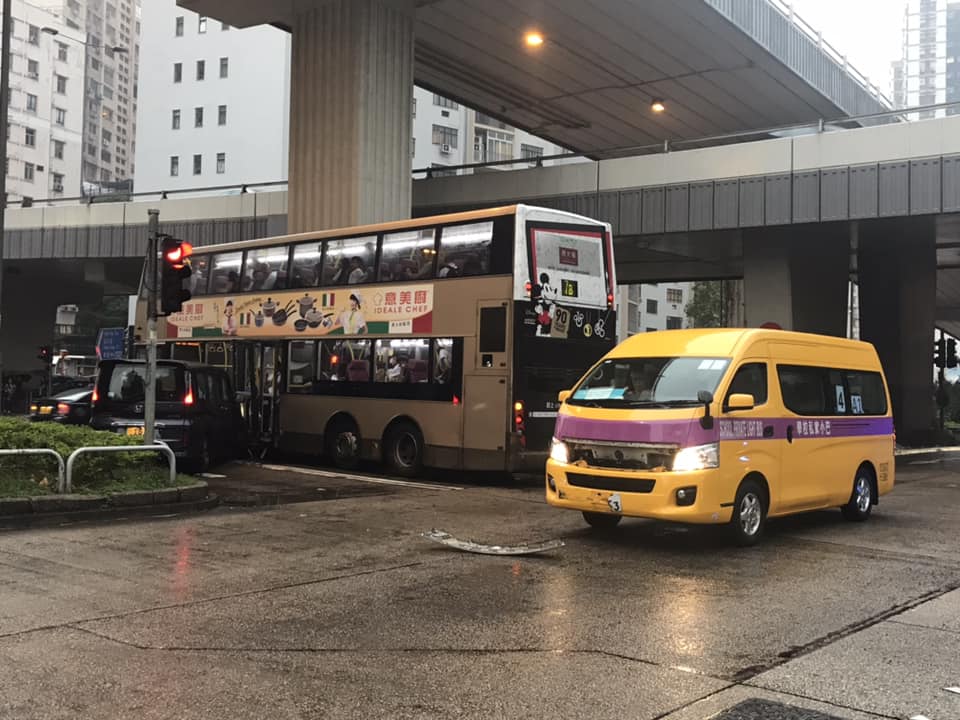 亞皆老街十字路口3車相撞。網民Be Ko圖片