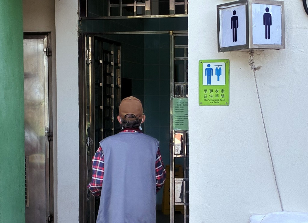 跨性別人士提出司法覆核,質疑公廁法例帶歧視獲判勝訴。 何君健攝 跨性別人士提出司法覆核,質疑公廁法例帶歧視獲判勝訴。 何君健攝