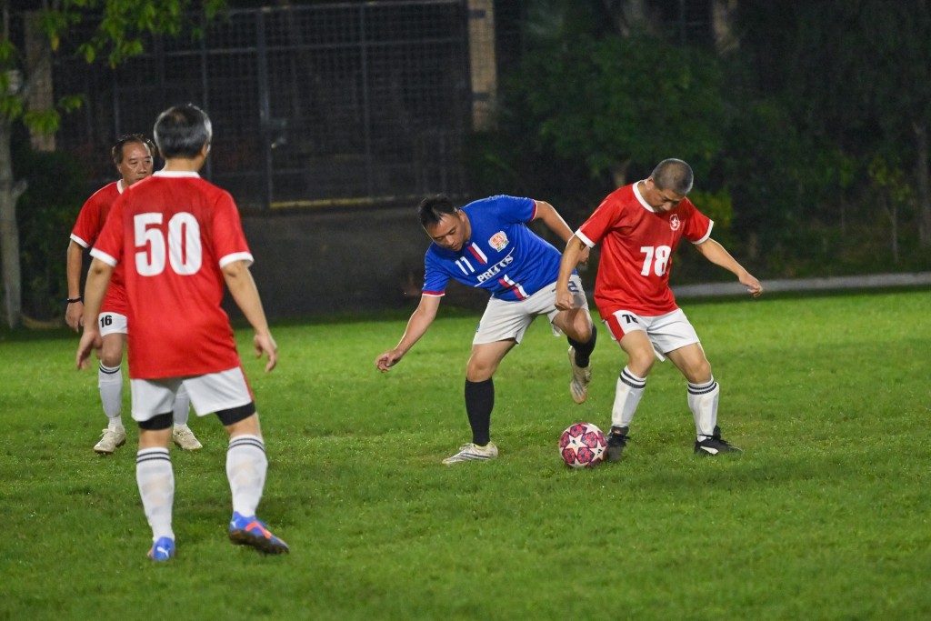 政府足球队昨晚（29日）进行第三次练习。黄伟纶fb