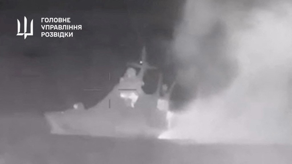 烏克蘭公布科托夫號（Sergei Kotov）被擊中的畫面。 路透社