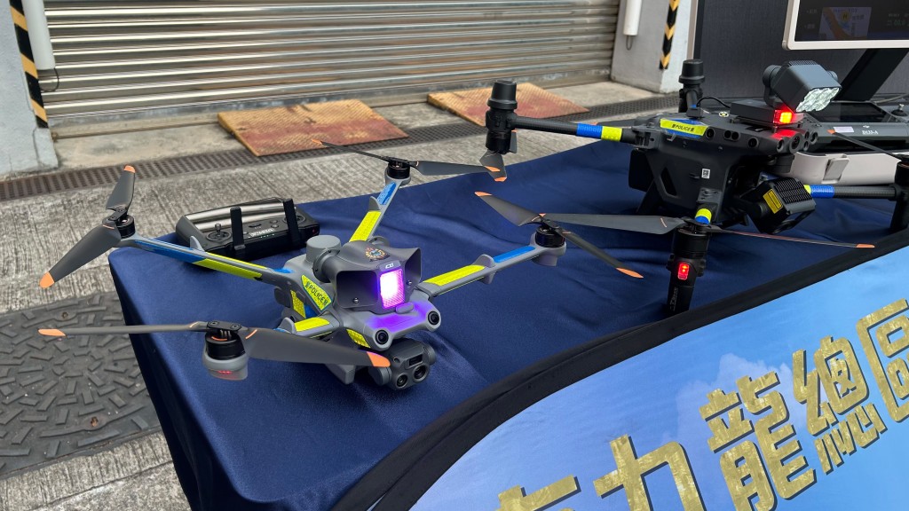警方利用無人機,以非追截模式打擊非法賽車。 警方利用無人機,以非追截模式打擊非法賽車。