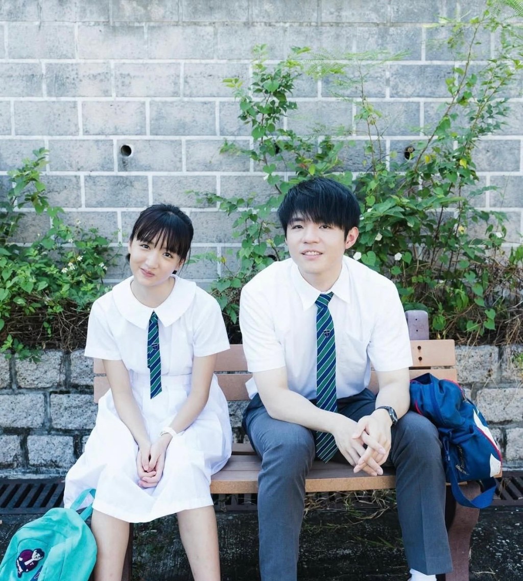 電影《久別重逢》Natalie扮學生,同Ian(陳卓賢)好襯。 電影《久別重逢》Natalie扮學生,同Ian(陳卓賢)好襯。