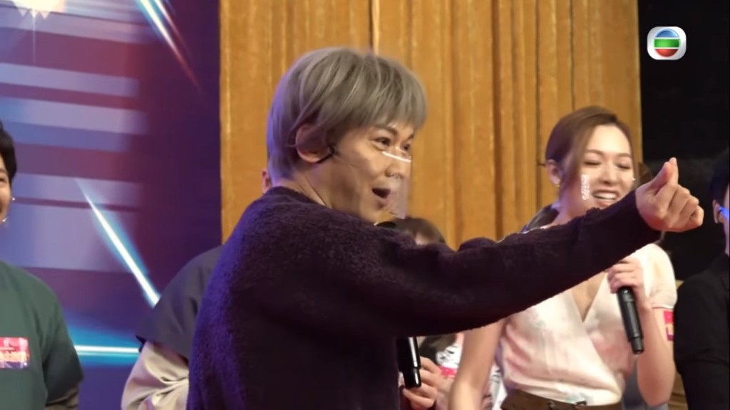鄧智堅喺TVB記者會惡搞姜濤被Fans圍插。