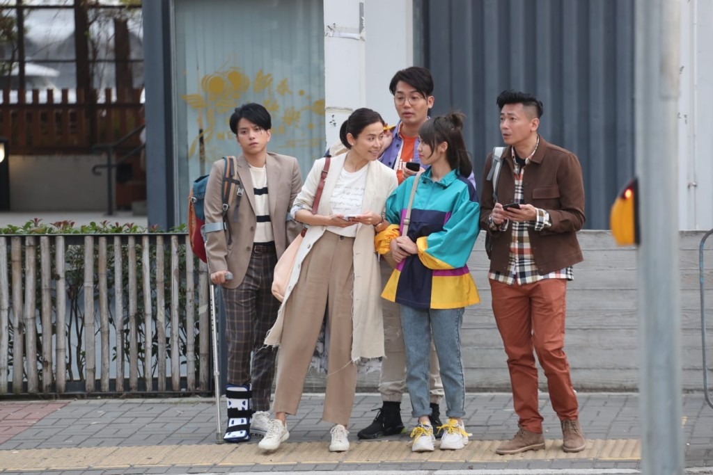 宣萱等演員演出時不能戴口罩。