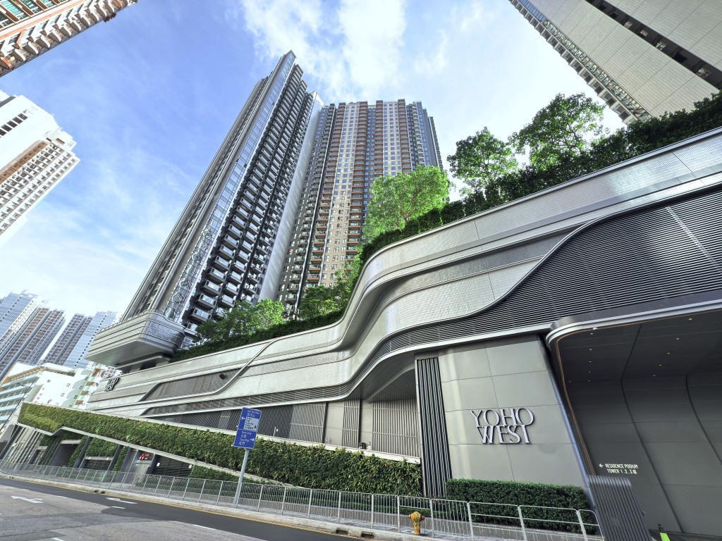 YOHO WEST PARKSIDE 1B座中層B6室,面積408方呎,2房間隔,以540.8萬元易手。 YOHO WEST PARKSIDE 1B座中層B6室,面積408方呎,2房間隔,以540.8萬元易手。