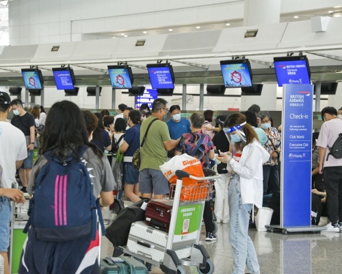調查指，71%受訪者表示沒有計劃永久離開香港。資料圖片