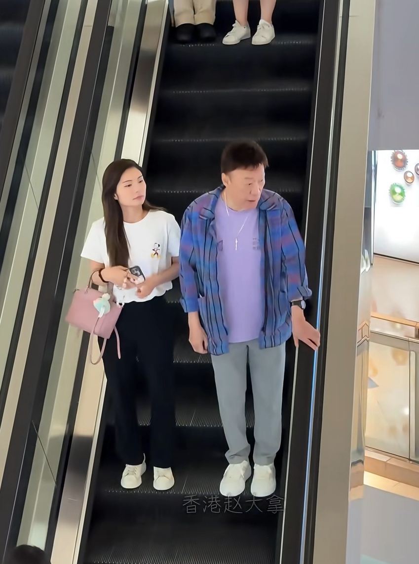 陳欣健好有女性緣。