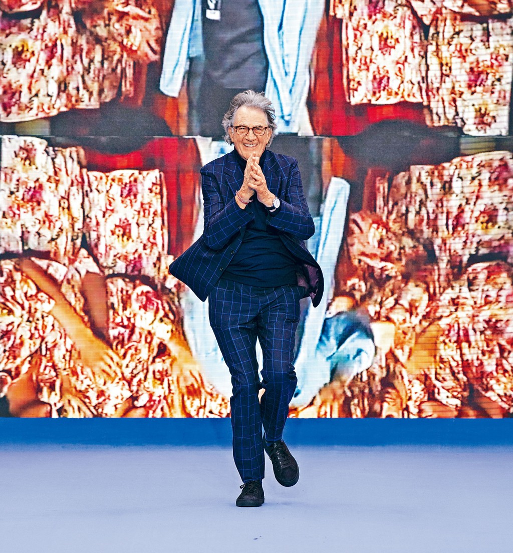 经过半个世纪的发展，今天的Paul Smith绝对是自成一格，也无惧岁月洗礼，风采依然。